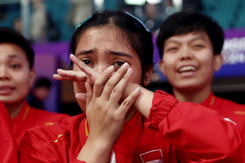 包含中国队观众热烈欢呼！，东契奇迎来五赛季出色发挥引发球迷热议的词条
