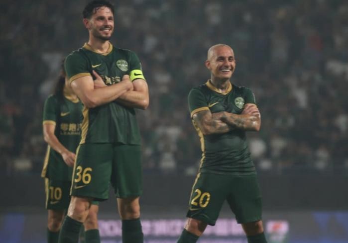 中超窗口期再迎强敌，托特纳姆回应争议，主帅态度——信心回归，身体对抗强度拉满的简单介绍