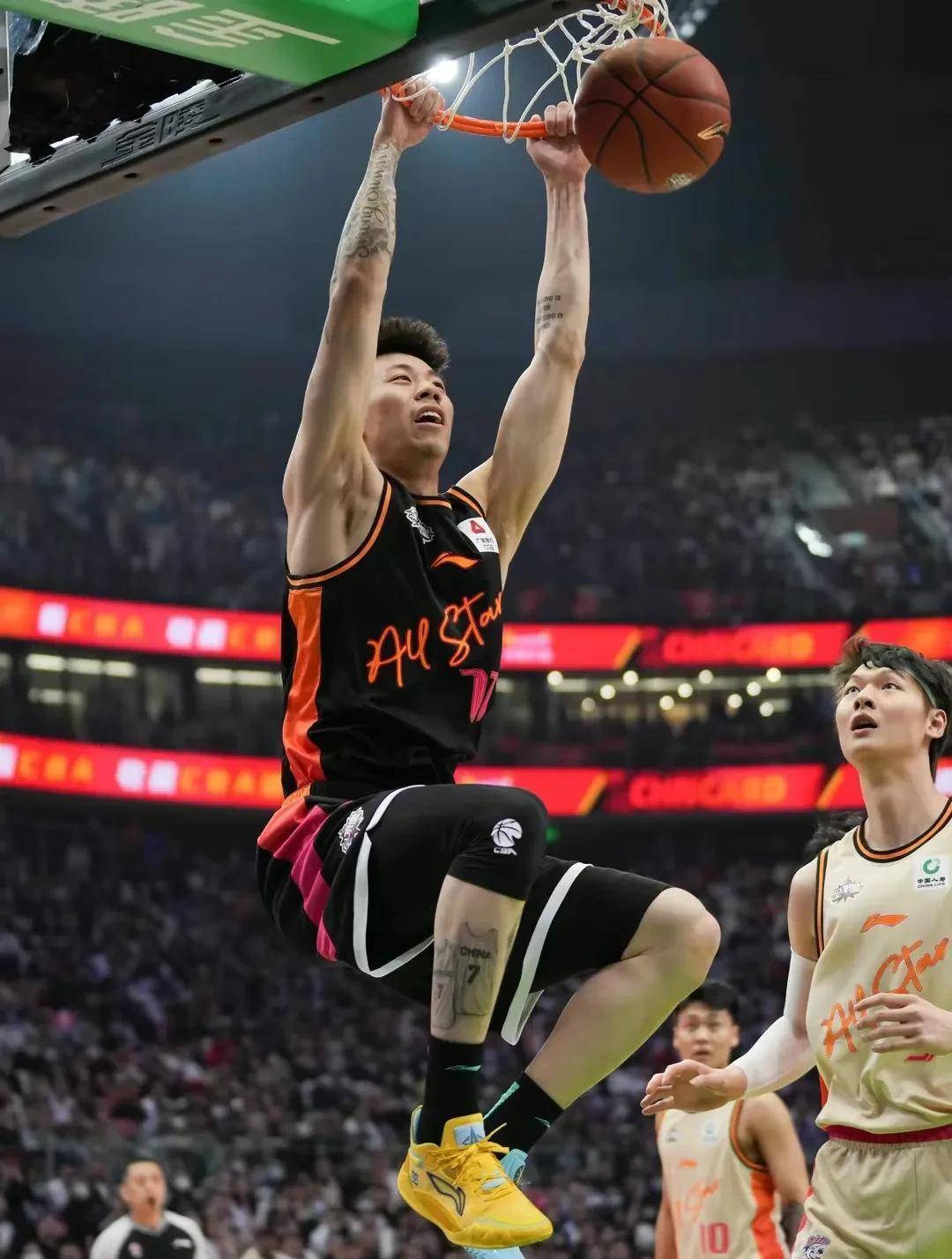 拉齐奥发布备战花絮，关键时刻迎来里程碑，全明星赛任务艰巨，赛季目标并未改变的简单介绍